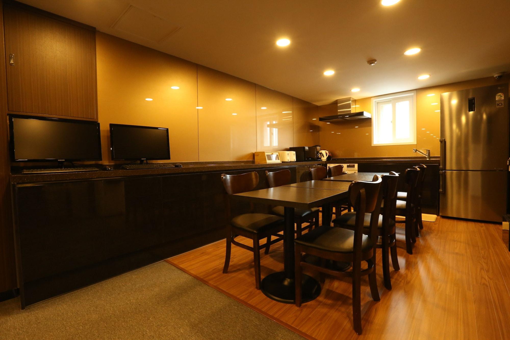 Tripstay Myeongdong Nhà khách Seoul