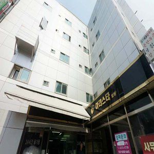 Nhà khách Tripstay Myeongdong 2*